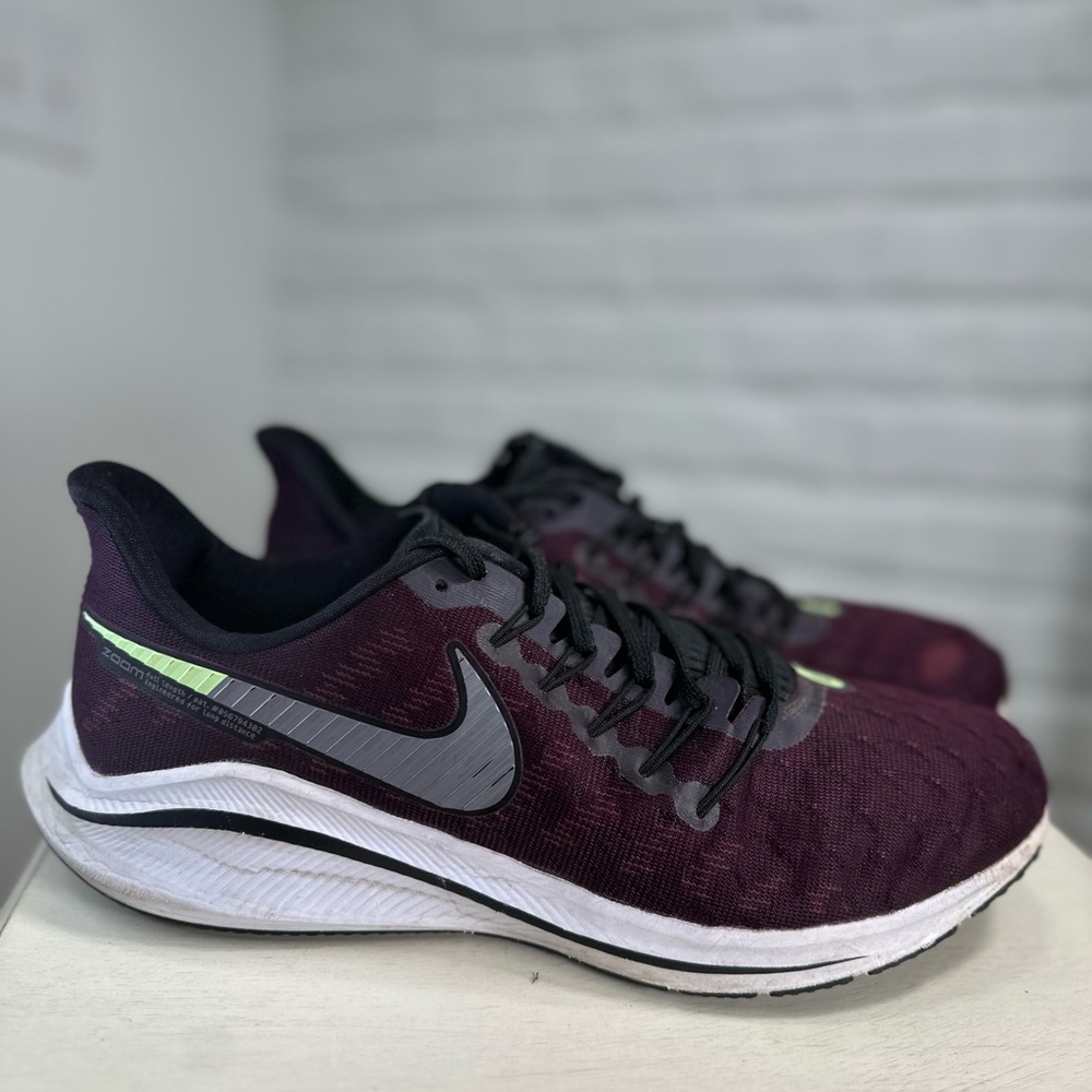 Men’s Nike Air Zoom Vomero 14 running shoes. Size 10. Burgundy/Ash color.